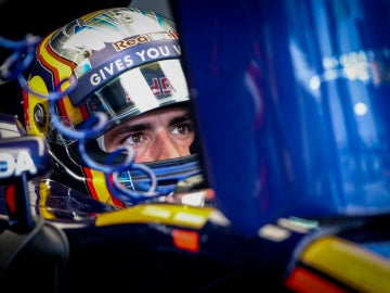 Sainz, en el cockpit del Toro Rosso