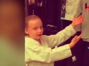 Una niña, contra los mensajes sexistas en la ropa Una niña, contra los mensajes sexistas en la ropa