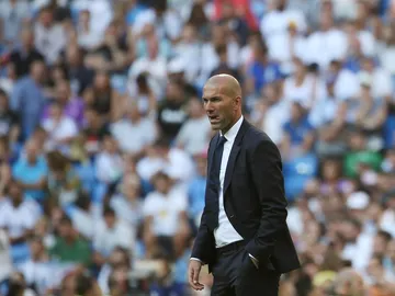 Zidane, en la banda del Bernabéu Zidane, en la banda del Bernabéu