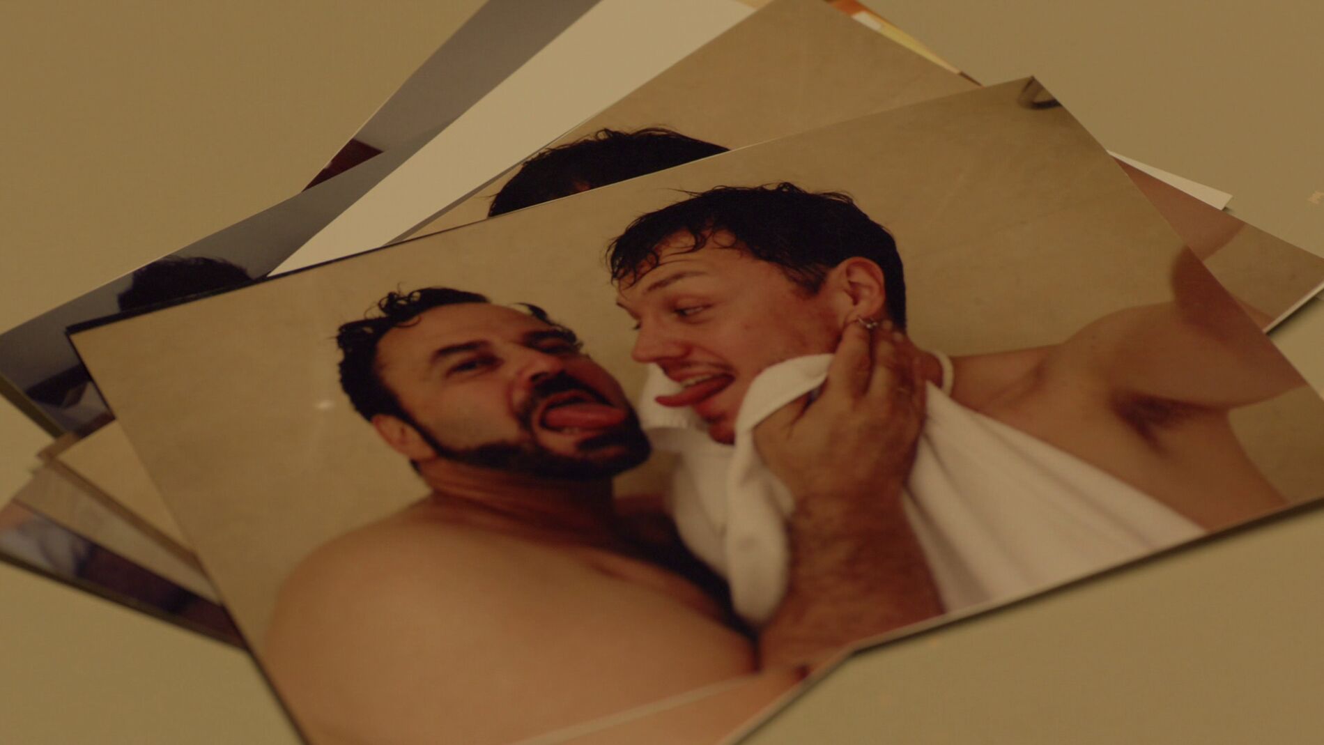 Francisco con un chico de compa&ntilde;&iacute;a