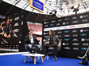 Xavi Hernández ve favorito a Cristiano en la lucha por el Balón de Oro Xavi Hernández ve favorito a Cristiano en la lucha por el Balón de Oro