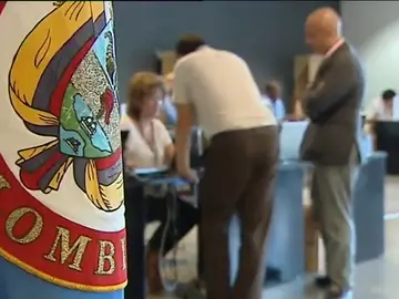 Frame 20.983705 de: Los colombianos residentes en España dicen que están "decepcionados" con el resultado Frame 20.983705 de: Los colombianos residentes en España dicen que están "decepcionados" con el resultado