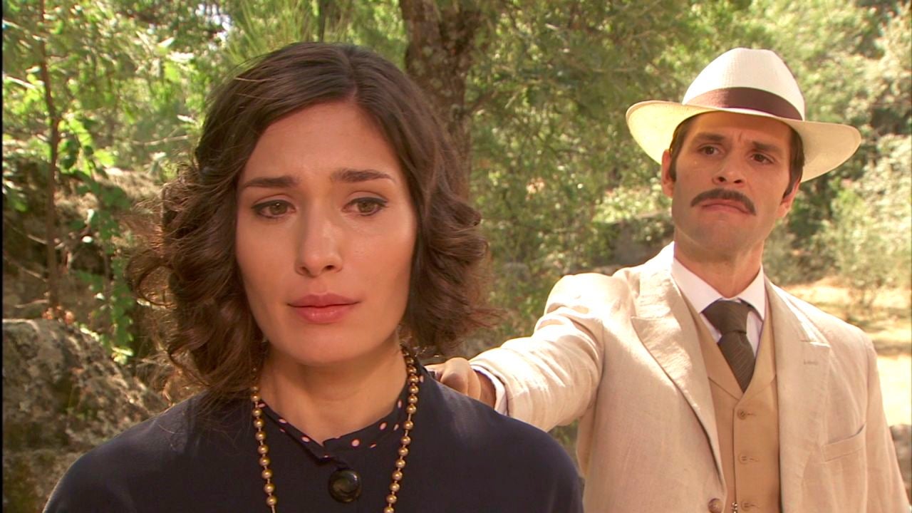 Un forastero amenaza a Camila, ¿quién es?