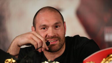 Tyson Fury renuncia a sus títulos mundiales para superar su adicción a las drogas