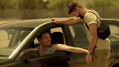 Salva queda con un chico