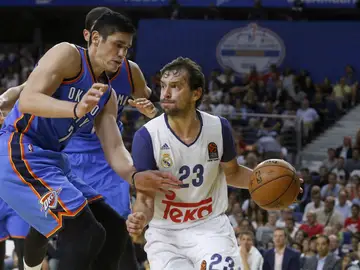 Sergio Lllull, en acción ante los Thunder Sergio Lllull, en acción ante los Thunder