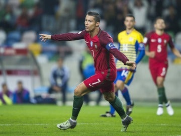Cristiano Ronaldo celebra uno de sus goles con Portugal