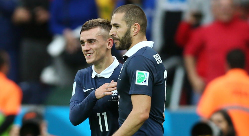 Benzema y Griezmann, en un partido de la Selección francesa
