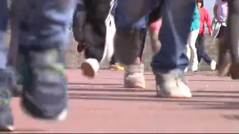 Imagen de archivo de alumnos durante el recreo Frame 35.538385 de: En una escuela en Galicia los niños corren 15 minutos al día para mejorar la concentración en clases