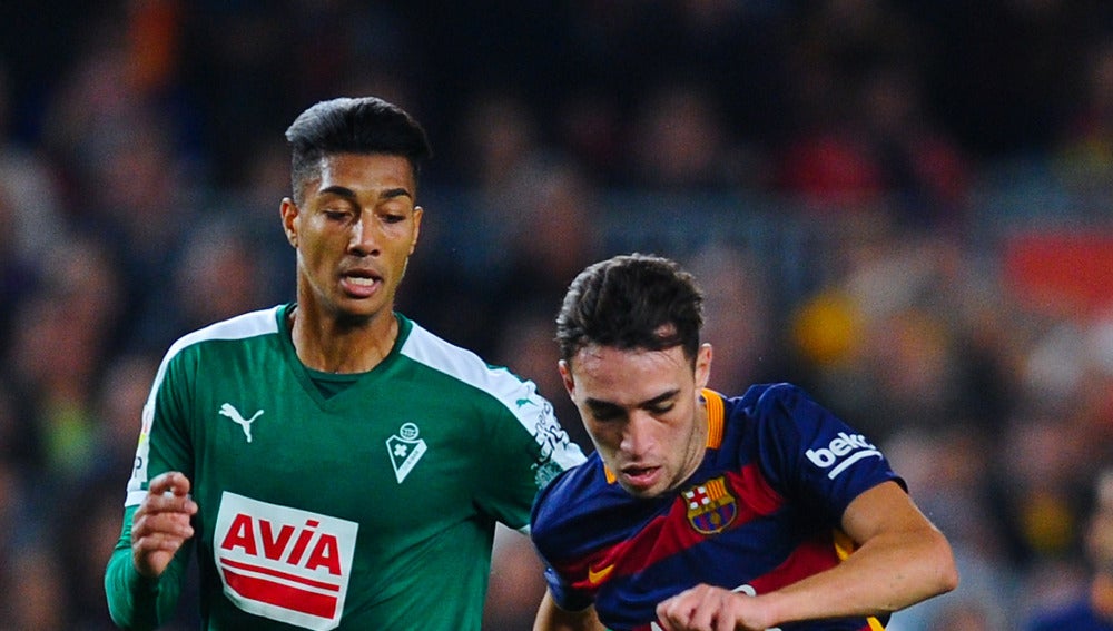Eddy Silvestre, durante un partido contra el Barcelona de la pasada temporada