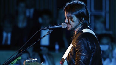 Juanes estrena su sencillo 'Fuego' con la guitarra eléctrica como protagonista