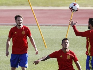 Saúl participa en un entrenamiento con la selección española de fútbol