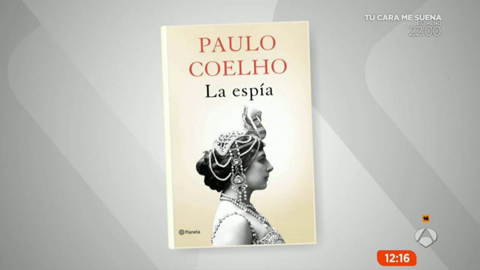 Libros de Espejo Público: 'La espía' de Paulo Coelho y 'La caza del carnero salvaje'