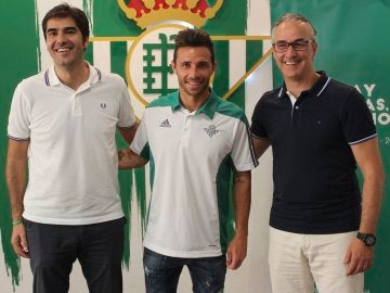 Rubén Castro renueva con el Betis hasta 2019