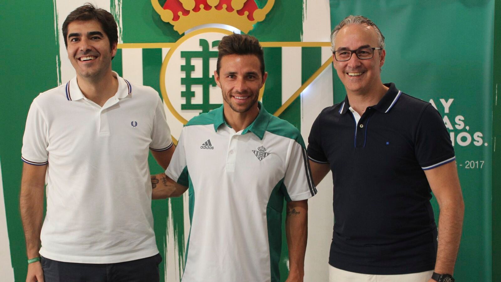 Rubén Castro renueva con el Betis hasta 2019 