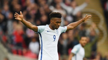 Sturridge celebra su gol contra Malta