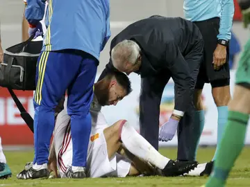 Sergio Ramos se retiró lesionado del Albania - España Sergio Ramos se retiró lesionado del Albania - España
