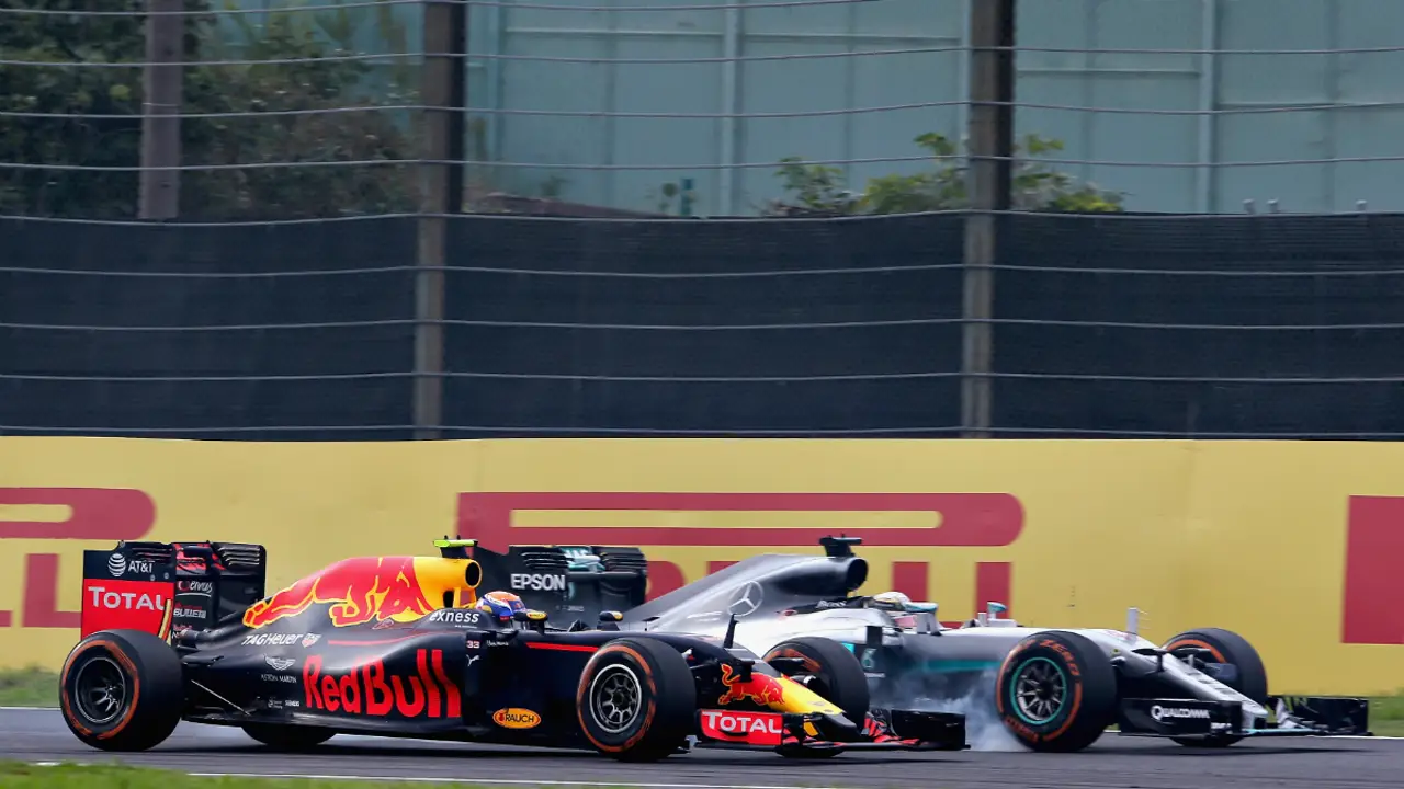Lucha entre Verstappen y Hamilton