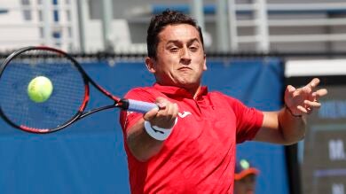 Nicolás Almagro vence a Youzhny y avanza a la segunda ronda en Shanghái 