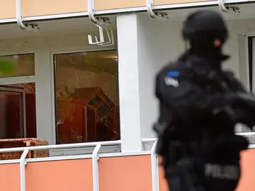 La Policía halla los cuerpos de dos bebés en un congelador La Policía halla los cuerpos de dos bebés en un congelador