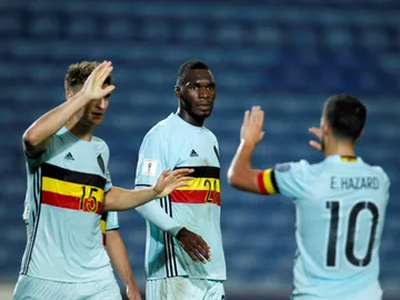 Benteke celebra uno de sus goles a Gibraltar Benteke celebra uno de sus goles a Gibraltar