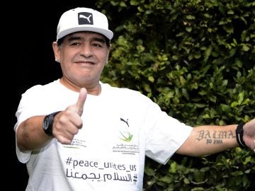 Maradona, en un acto en Italia