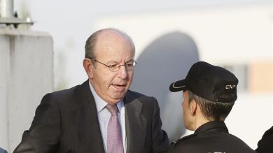 El exjefe de la Casa Real estudiará si recurrir la sentencia por el caso de las tarjetas 'black', por la que ha sido condenado a dos años de cárcel