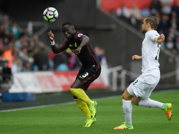 Bacary Sagna, en un partido con el Manchester City