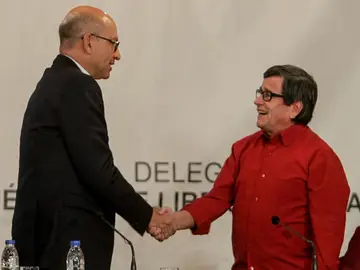Los jefes negociadores del Gobierno colombiano Mauricio Rodríguez y de la guerrilla del ELN Los jefes negociadores del Gobierno colombiano Mauricio Rodríguez y de la guerrilla del ELN