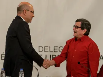Los jefes negociadores del Gobierno colombiano Mauricio Rodríguez y de la guerrilla del ELN Los jefes negociadores del Gobierno colombiano Mauricio Rodríguez y de la guerrilla del ELN
