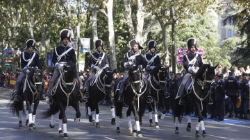 Desfile de la unidad ecuestre de la Policía Nacional