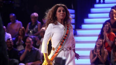 Lolita, orgullosa de su premio como 'La Vieja' de 'Tu cara me suena'