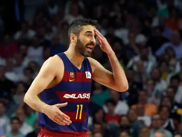 La 'bomba' Navarro resucita al Barça La 'bomba' Navarro resucita al Barça