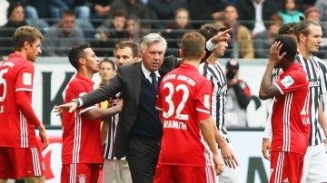Carlo Ancelotti, durante el partido entre Eintracht y Bayern