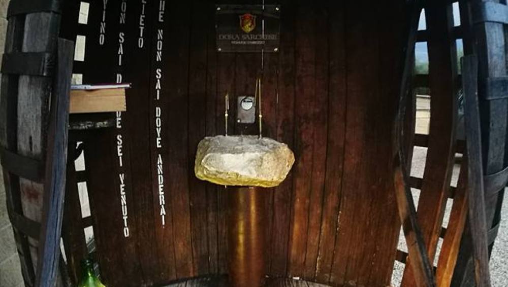 La fuente del vino