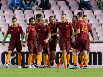 La Roma celebra un gol