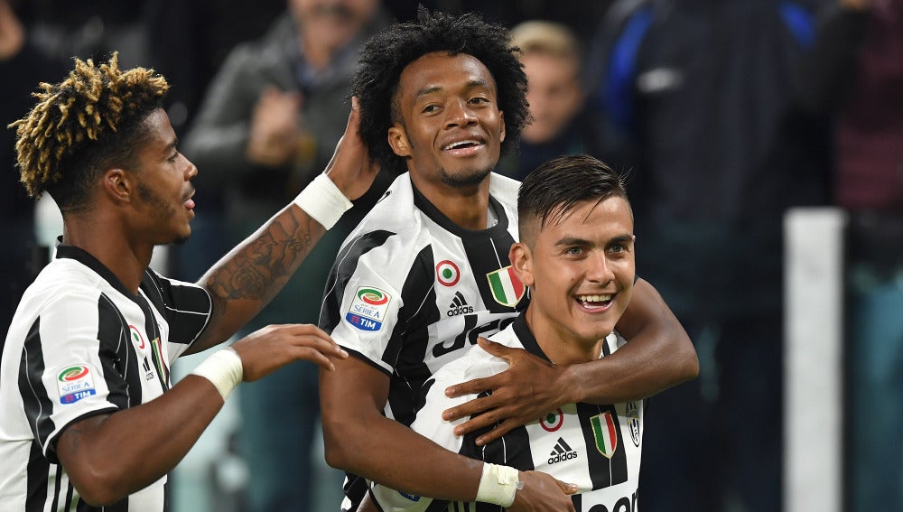 El argentino Dybala celebra su gol con la Juventus