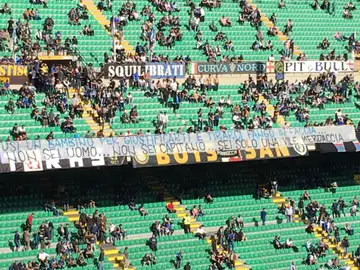 Pancarta de la Curva Nord a Icardi Pancarta de la Curva Nord a Icardi
