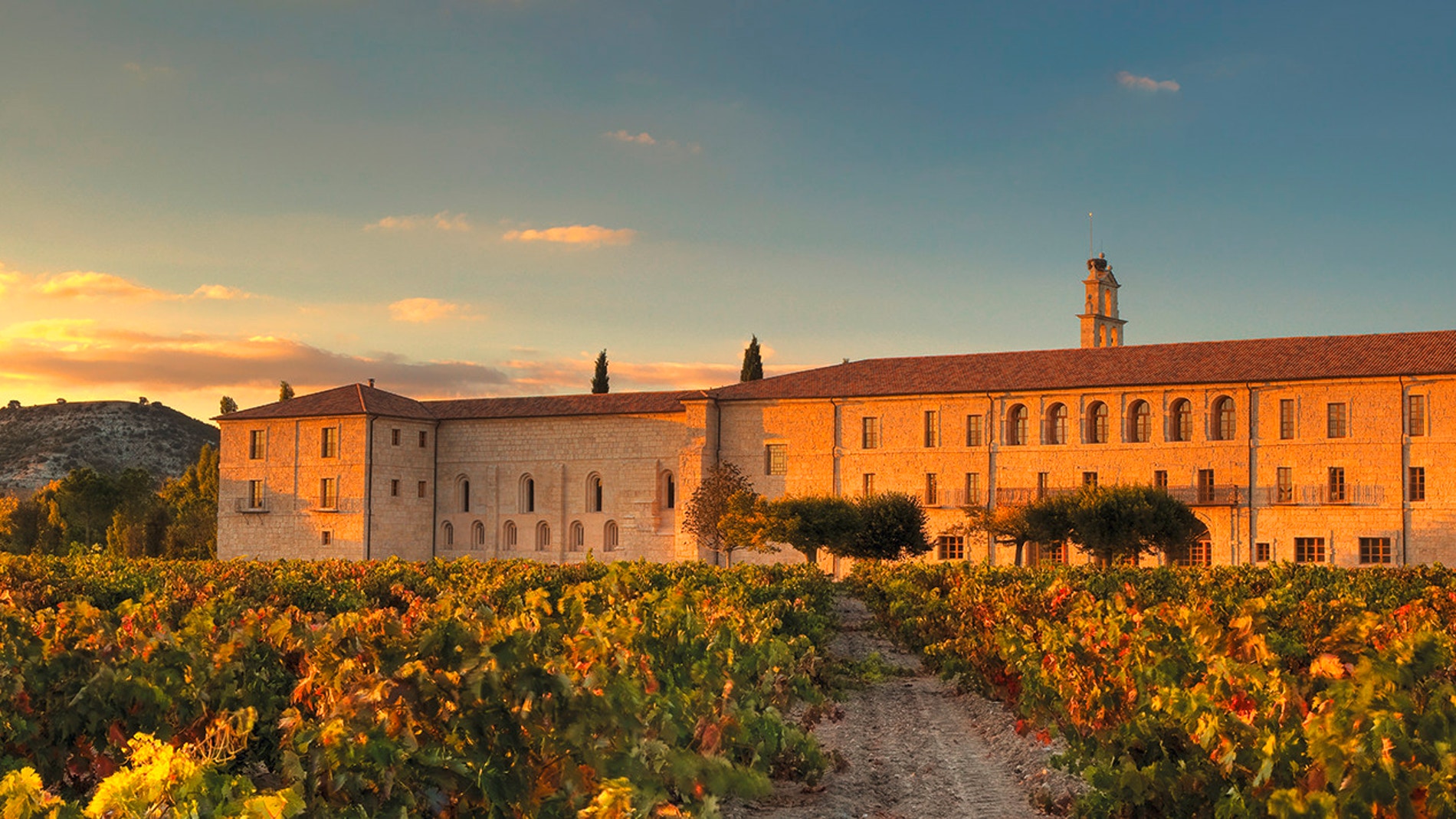 El esplendoroso monasterio donde se ubica Abadía Retuerta.