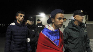 Salvamento marítimo rescata a seis inmigrantes de origen magrebí a unas 60 millas de la costa de Motril