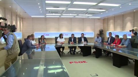 Frame 24.881324 de: El PSOE andaluz rechaza unas terceras elecciones y defiende la abstenci&oacute;n para investir a Rajoy
