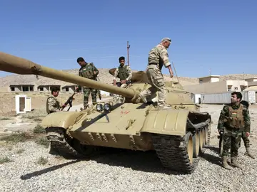 Combatientes kurdo-iraquíes de las fuerzas militares de Peshmerga de Basheqa Combatientes kurdo-iraquíes de las fuerzas militares de Peshmerga de Basheqa