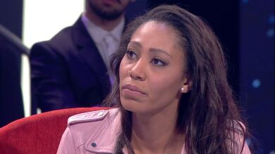 Madre e hija se reencuentran tras muchos años separadas