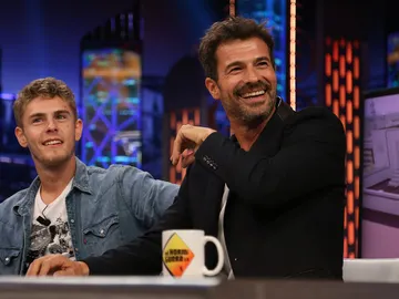 Patrick Criado y Rodolfo Sancho nos muestran las heridas de guerra que provoca trabajar en 'Mar de Plástico' Patrick Criado y Rodolfo Sancho nos muestran las heridas de guerra que provoca trabajar en 'Mar de Plástico'