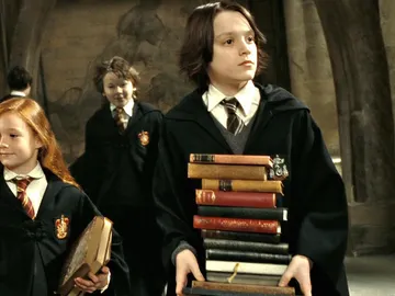 El pequeño Snape junto a Lily Potter El pequeño Snape junto a Lily Potter
