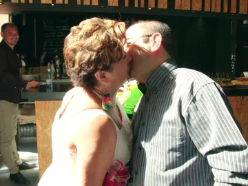 Mari Carmen y Txema viven una ‘Boda al asalto’ con mucho sabor Mari Carmen y Txema viven una ‘Boda al asalto’ con mucho sabor