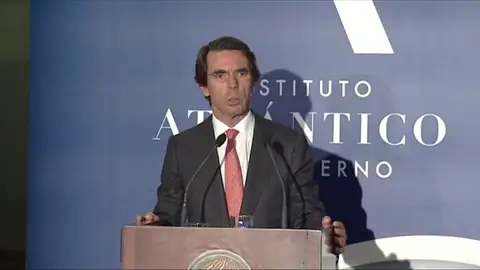 Frame 7.108221 de: Aznar: “Lleva algún tiempo poner a cada uno en su sito" Frame 7.108221 de: Aznar: “Lleva algún tiempo poner a cada uno en su sito"