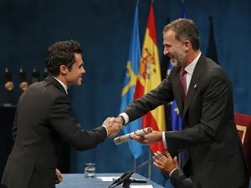 Javier Gómez Noya recoge el Princesa de Asturias Javier Gómez Noya recoge el Princesa de Asturias