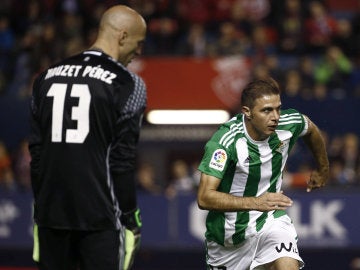 Joaquín celebra su gol ante el Osasuna