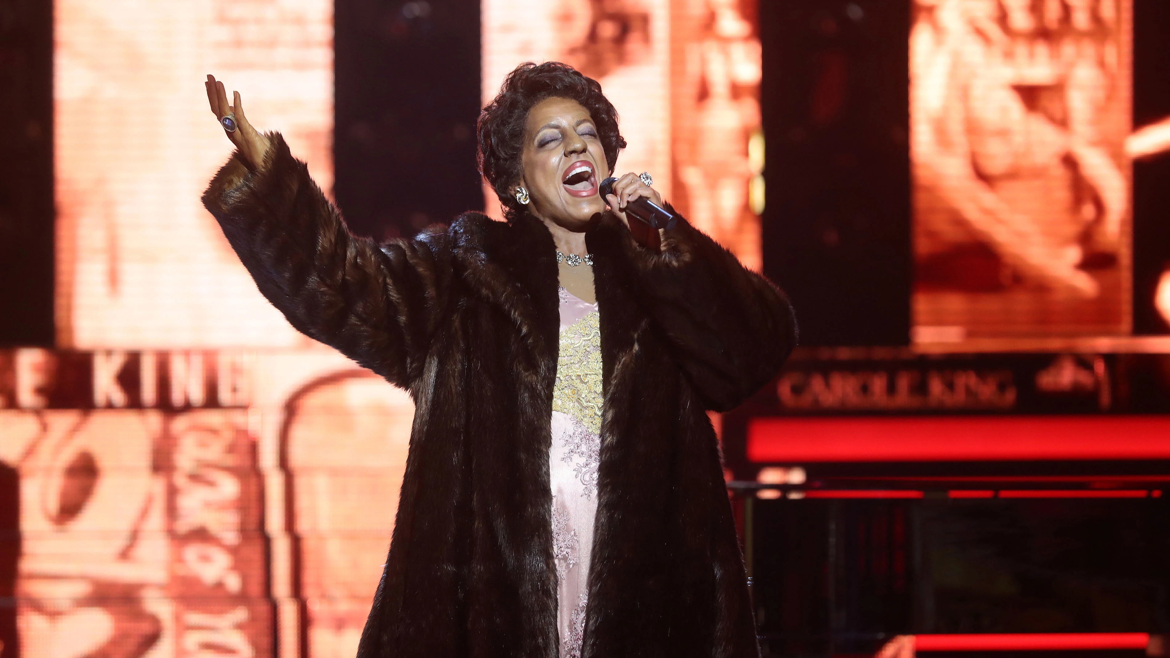 Ruth Lorenzo, explosión de voz interpretando a Aretha Franklin Ruth Lorenzo, explosión de voz interpretando a Aretha Franklin
